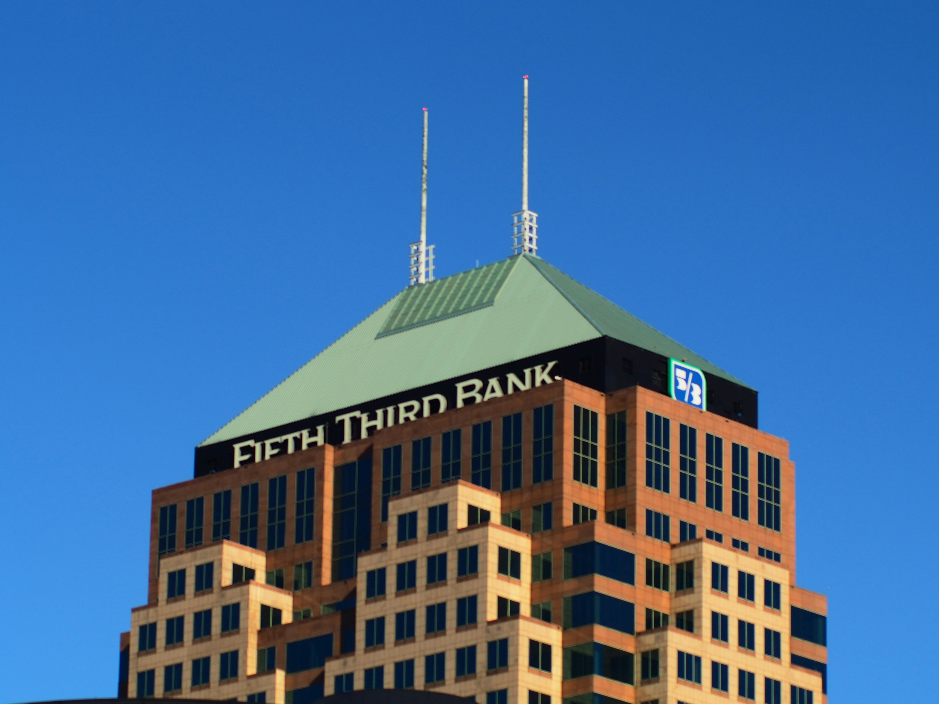 Park National beats estimates, raises dividend 58%