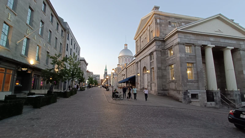 Cobblestone street in Old Montréal