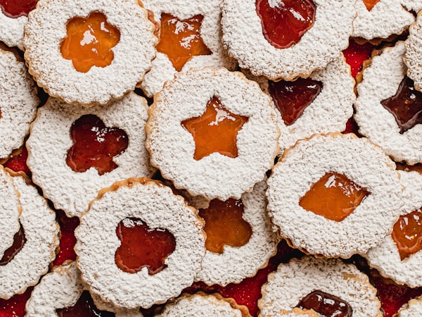 Dulce de Leche Linzer Cookies