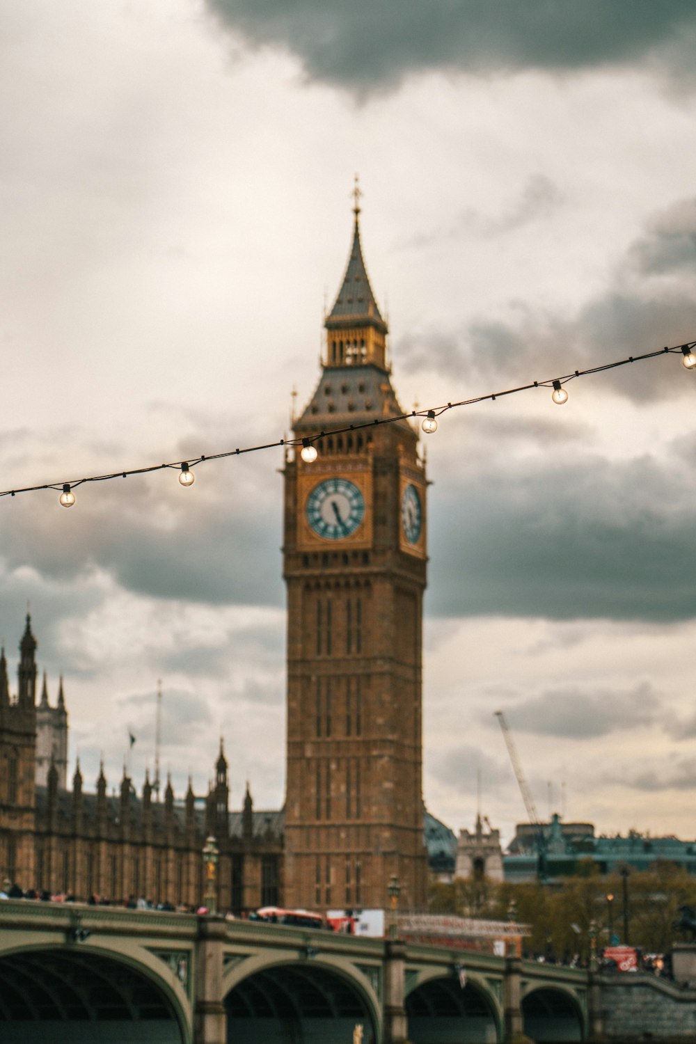 Der Big Ben Clock Tower, der über der City of London thront