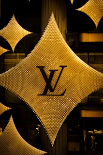 a building that has a bunch of lights on it