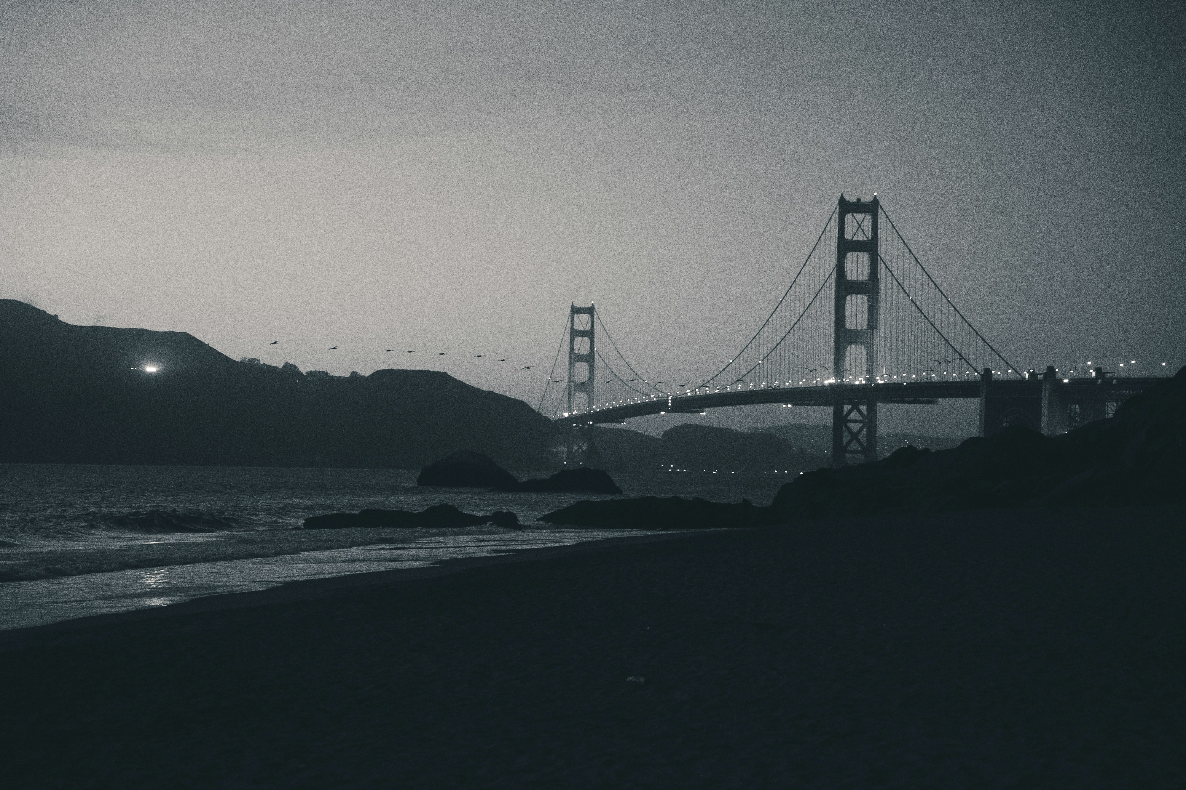 a black and white photo of the golden gate bridge