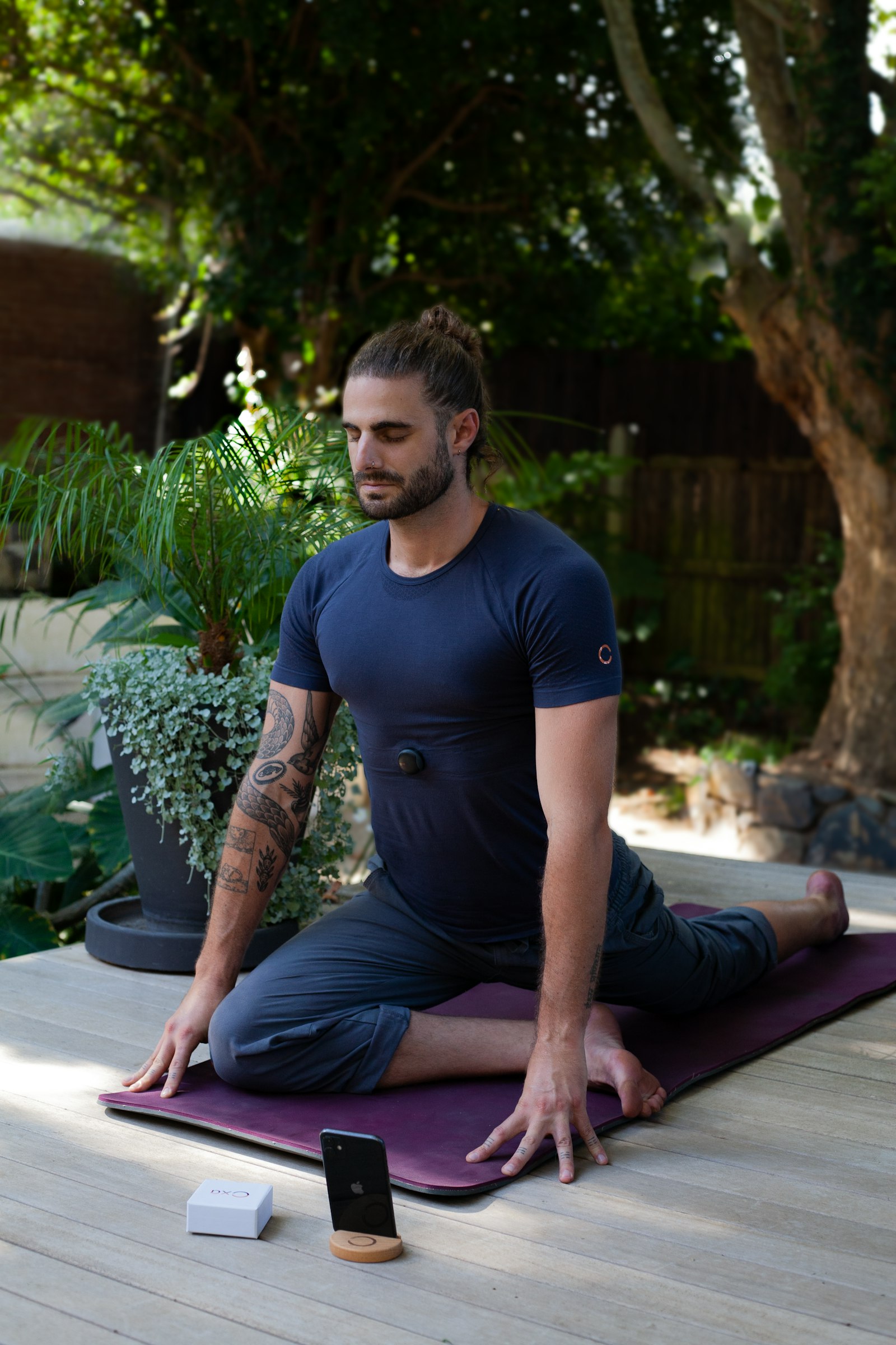 A calm outdoor moment, the kind of anxiolytic effect Selank's Russian trials measured against benzodiazepine comparators