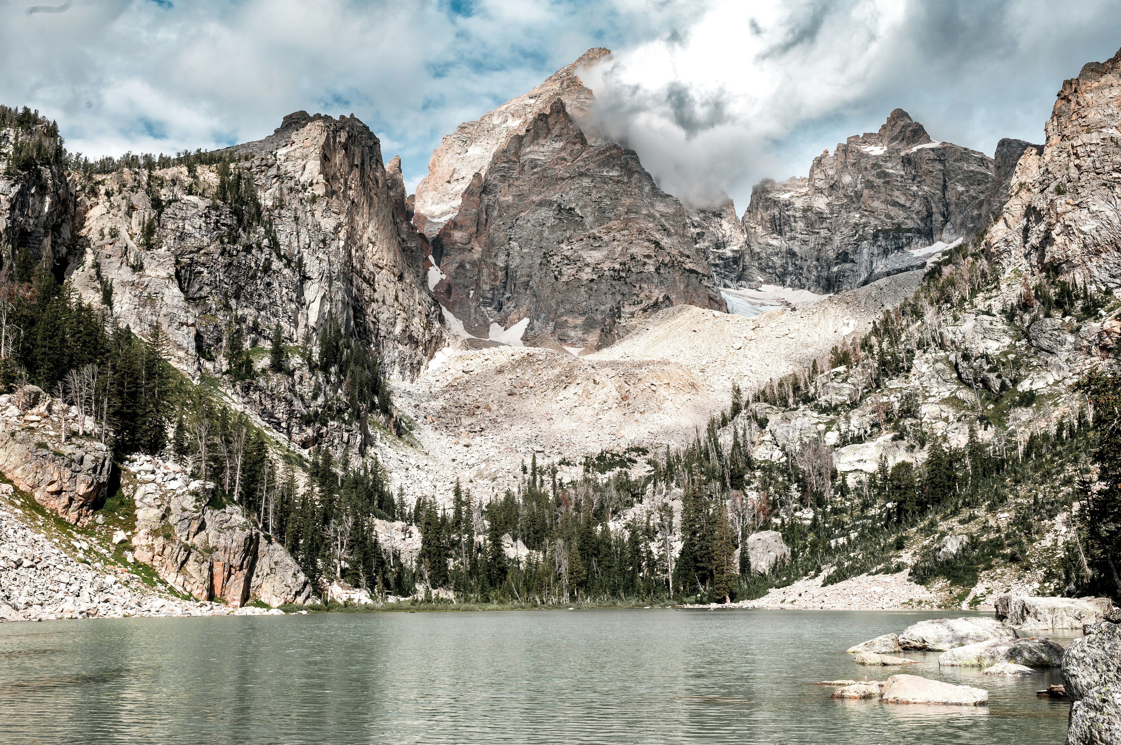 Photo by santurbanephotography