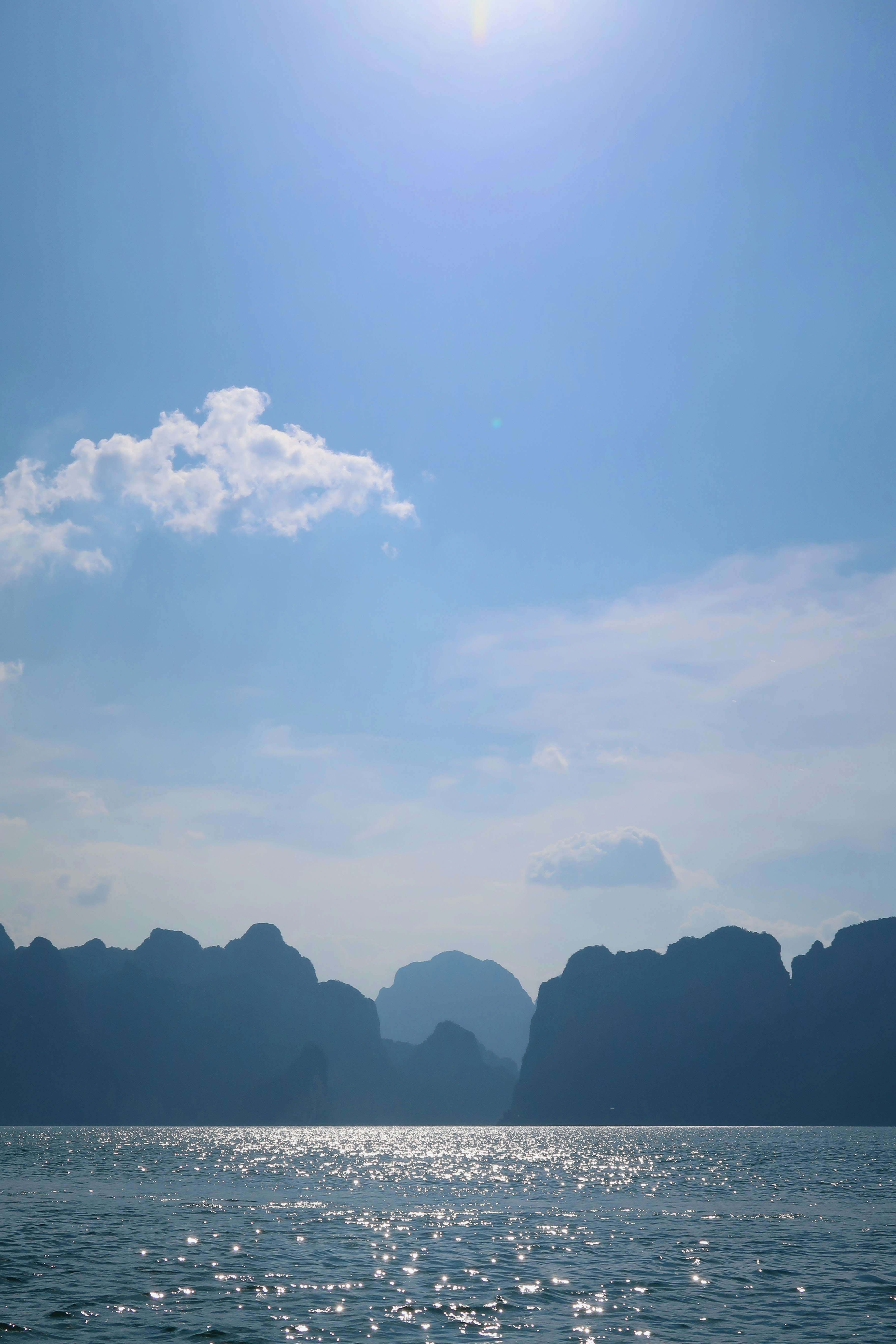 gray computer monitor