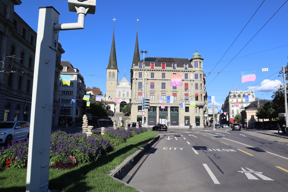 a city street with buildings and a traffic light