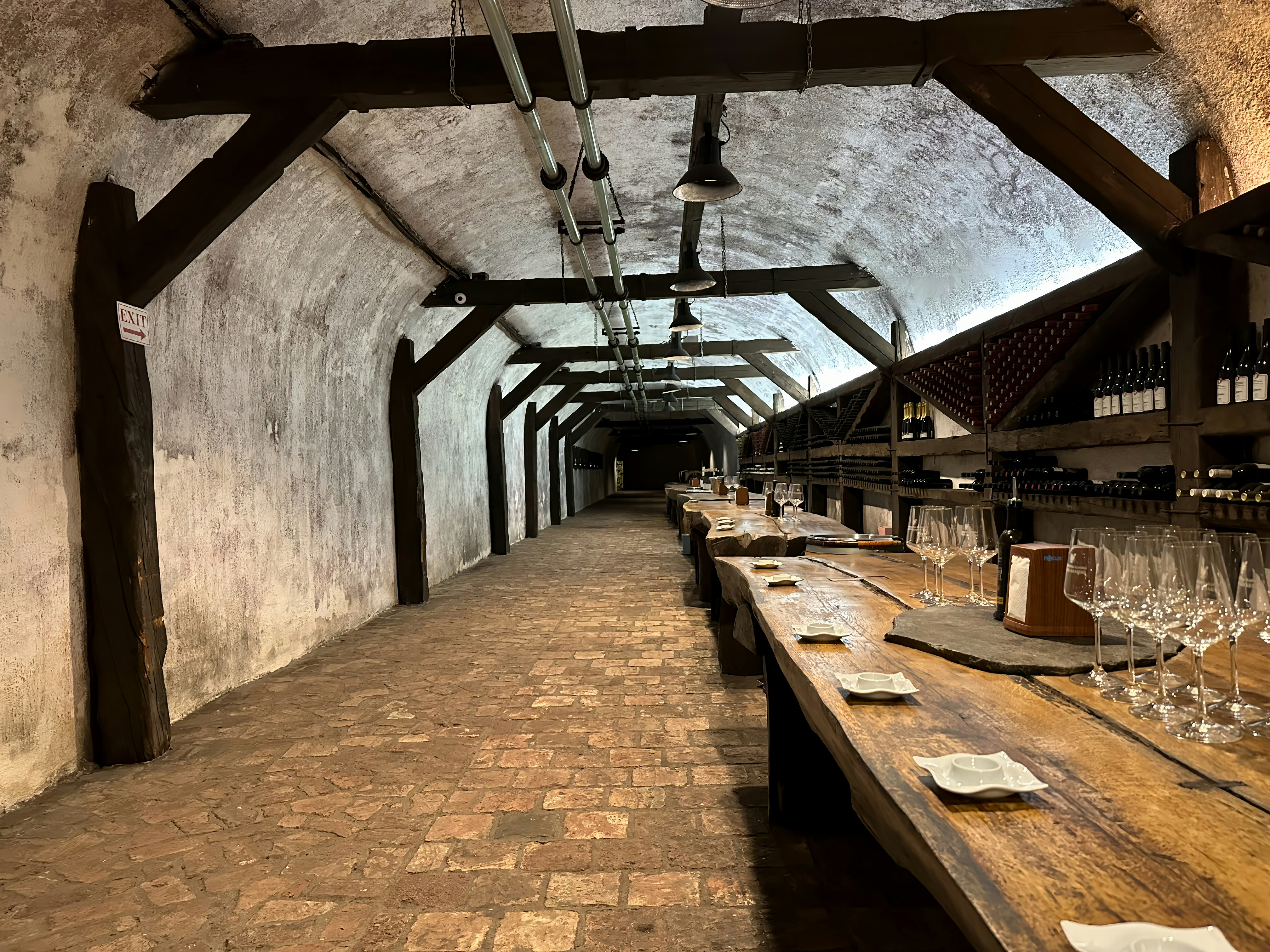 gray computer monitor