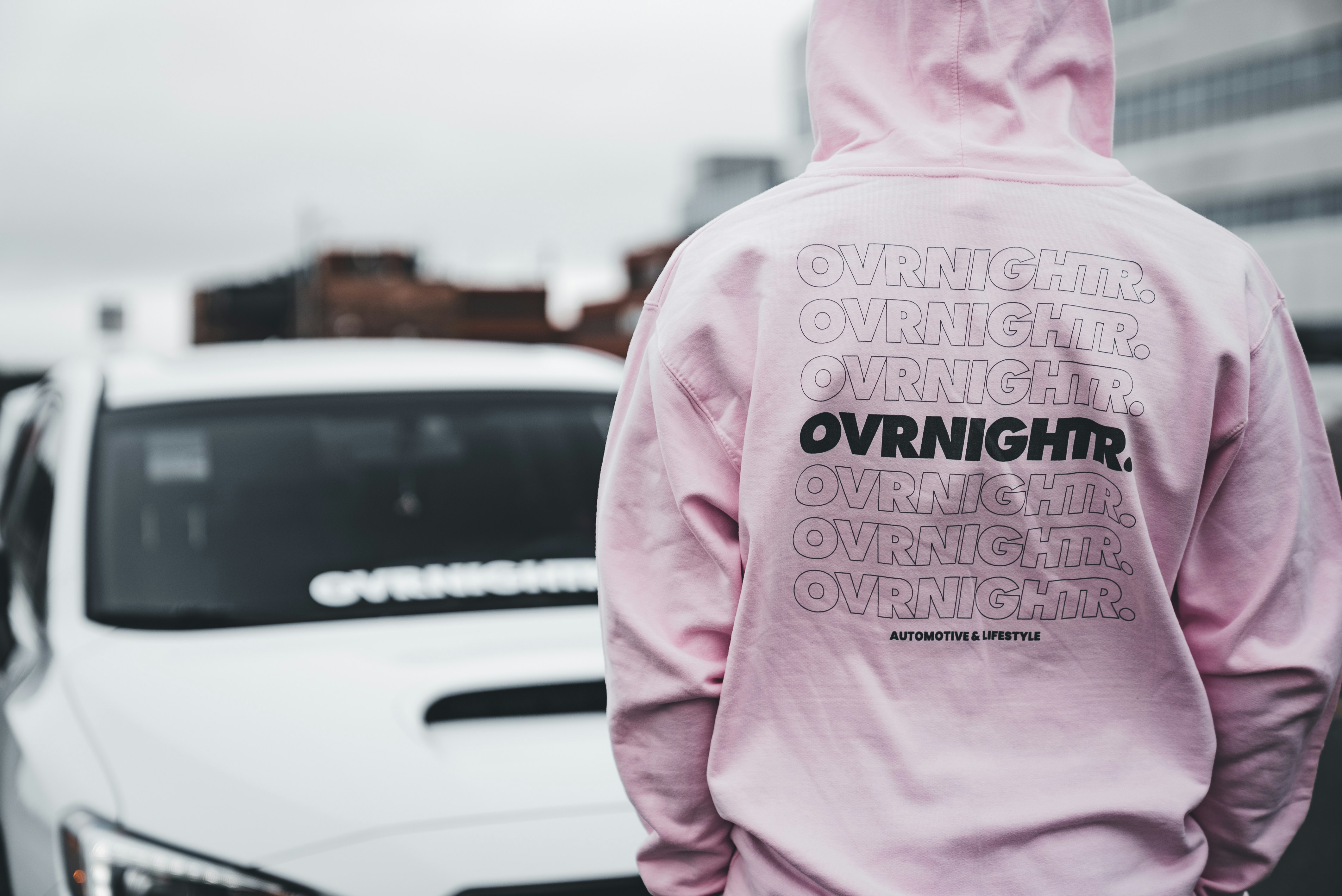 photo-1713742628633-b5d12f92317c?ixid=M3wxMjA3fDB8MXxzZWFyY2h8MTF8fGhvb2RpZXMlMjBmb3IlMjBjYXIlMjBsb3ZlcnN8ZW58MHx8fHwxNzYzNzg3Nzc3fDA\u0026ixlib=rb-4.1.0