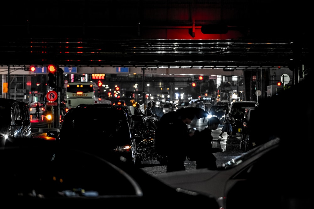 a busy city street filled with lots of traffic