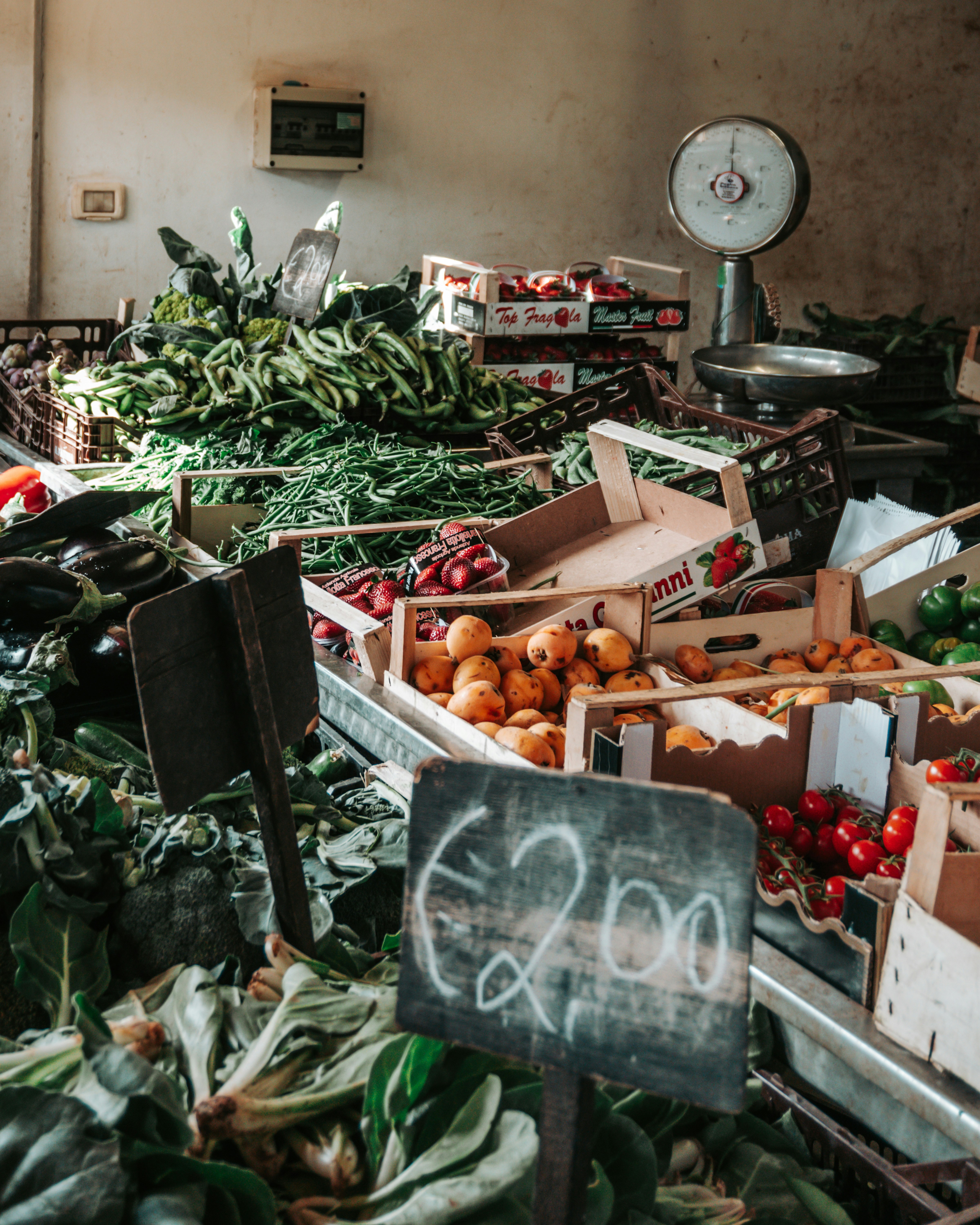 Fresh Fruits & Vegetables