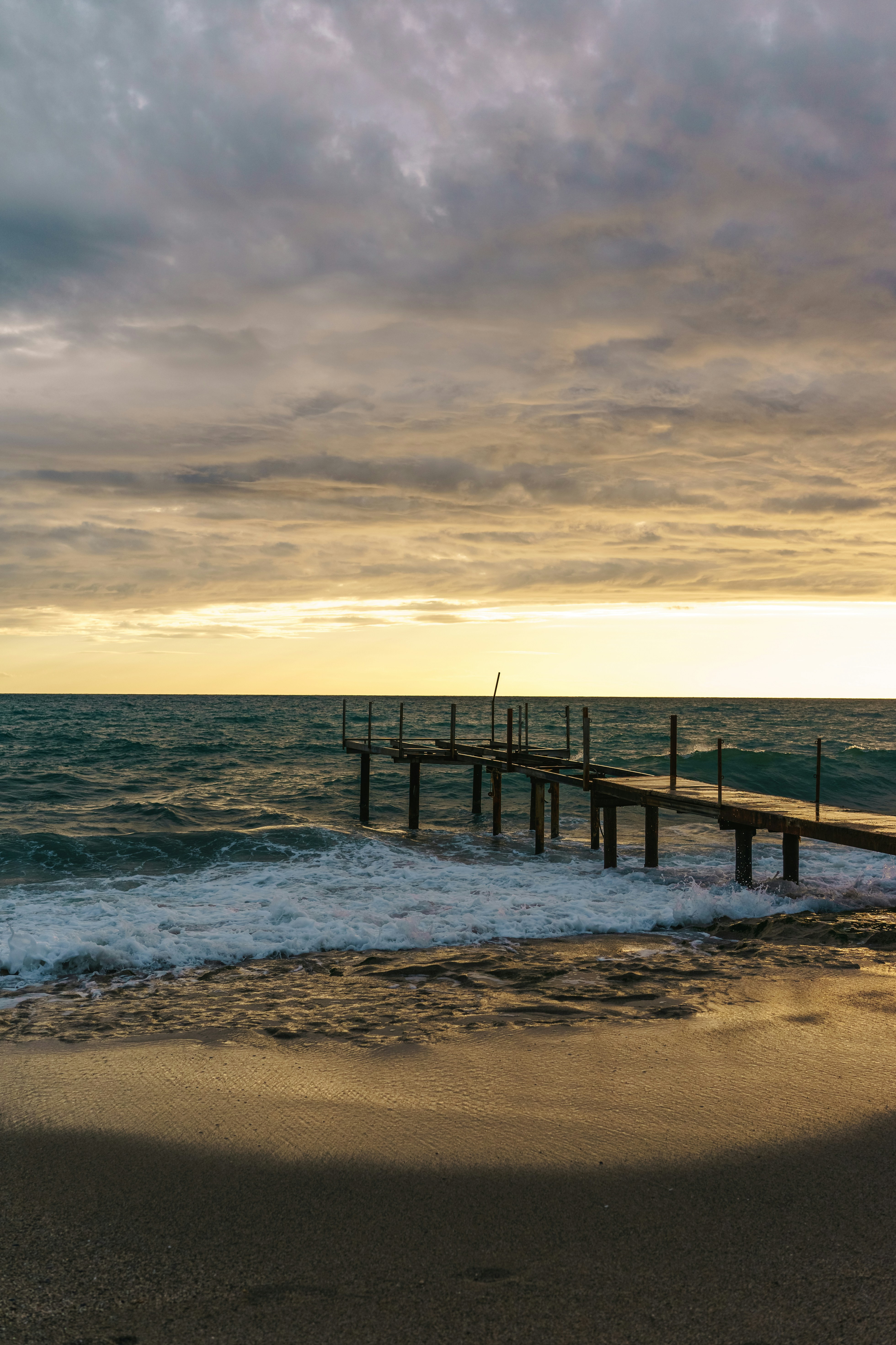 Photo by igorharrier