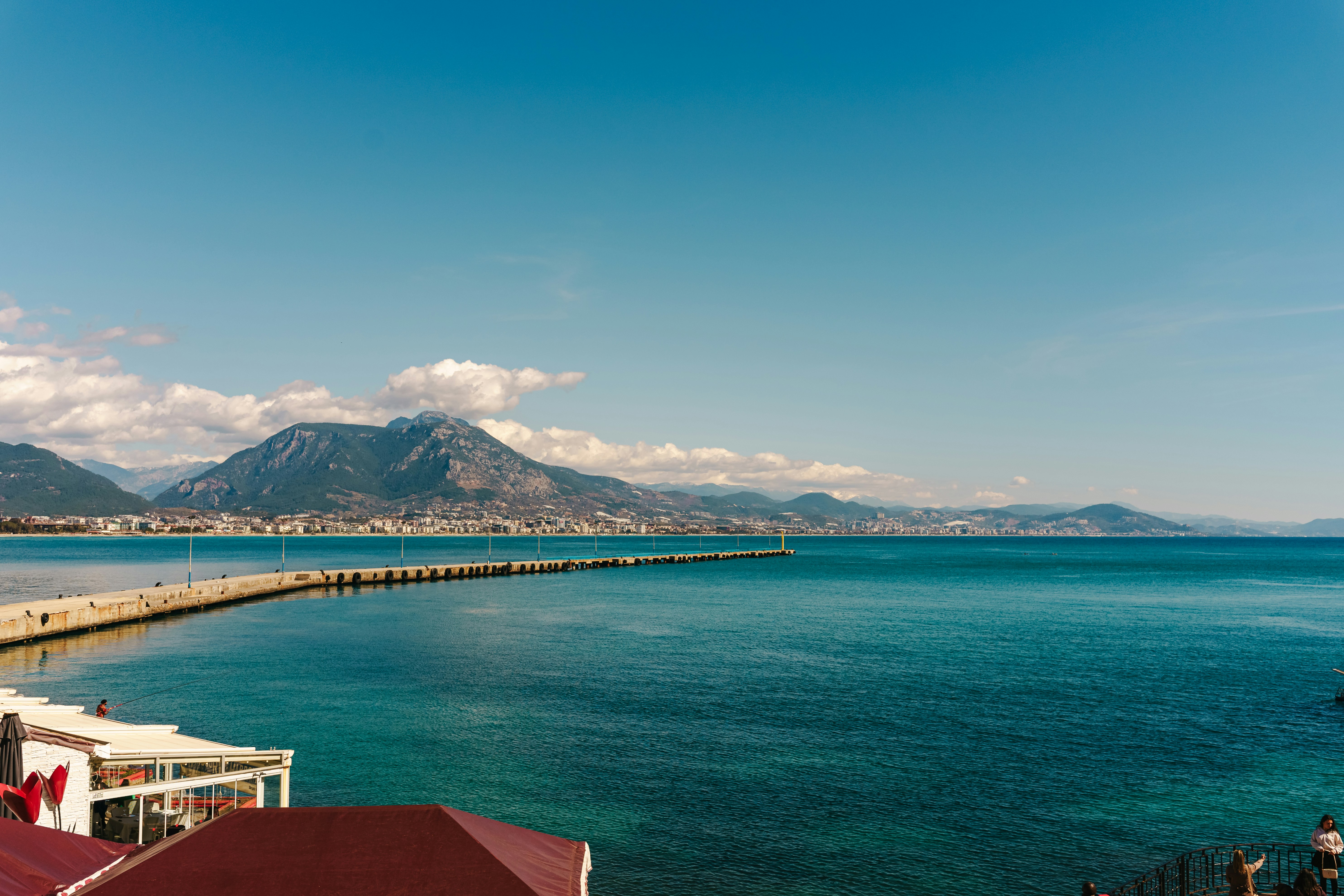 Photo by igorharrier