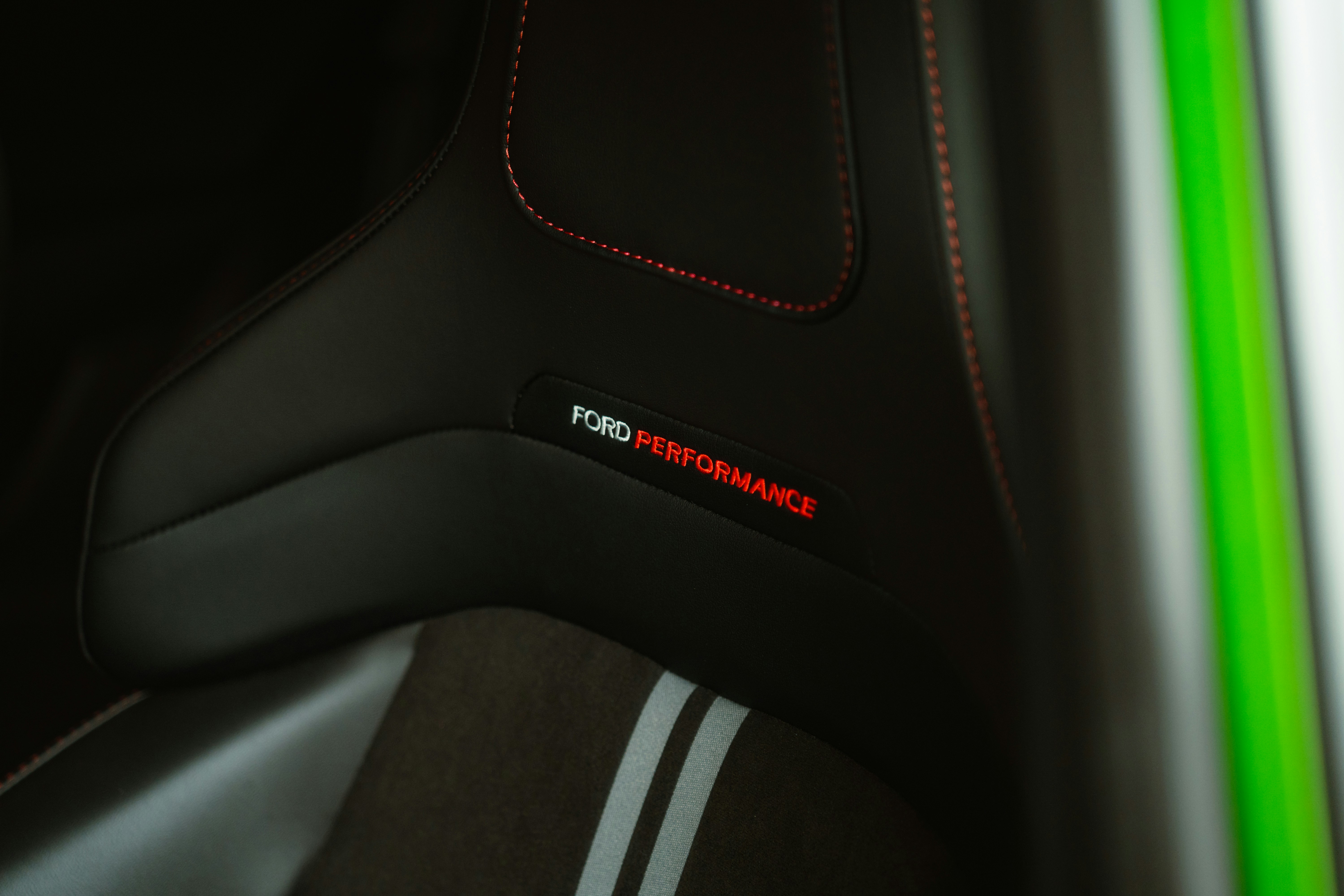 un gros plan de l’intérieur d’une voiture