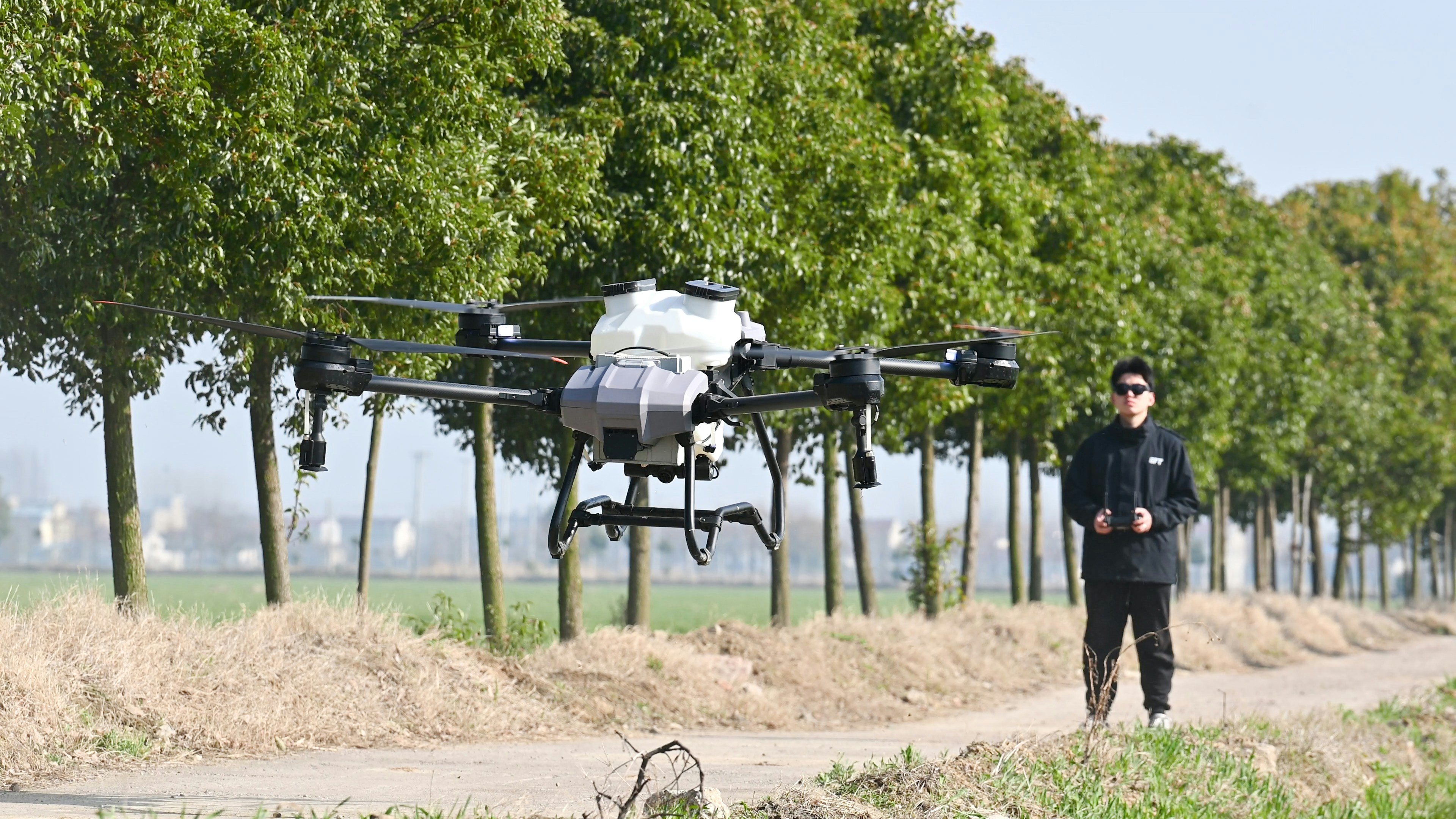 Dodging Bombs and Drones, This Postman in Ukraine Still Delivers