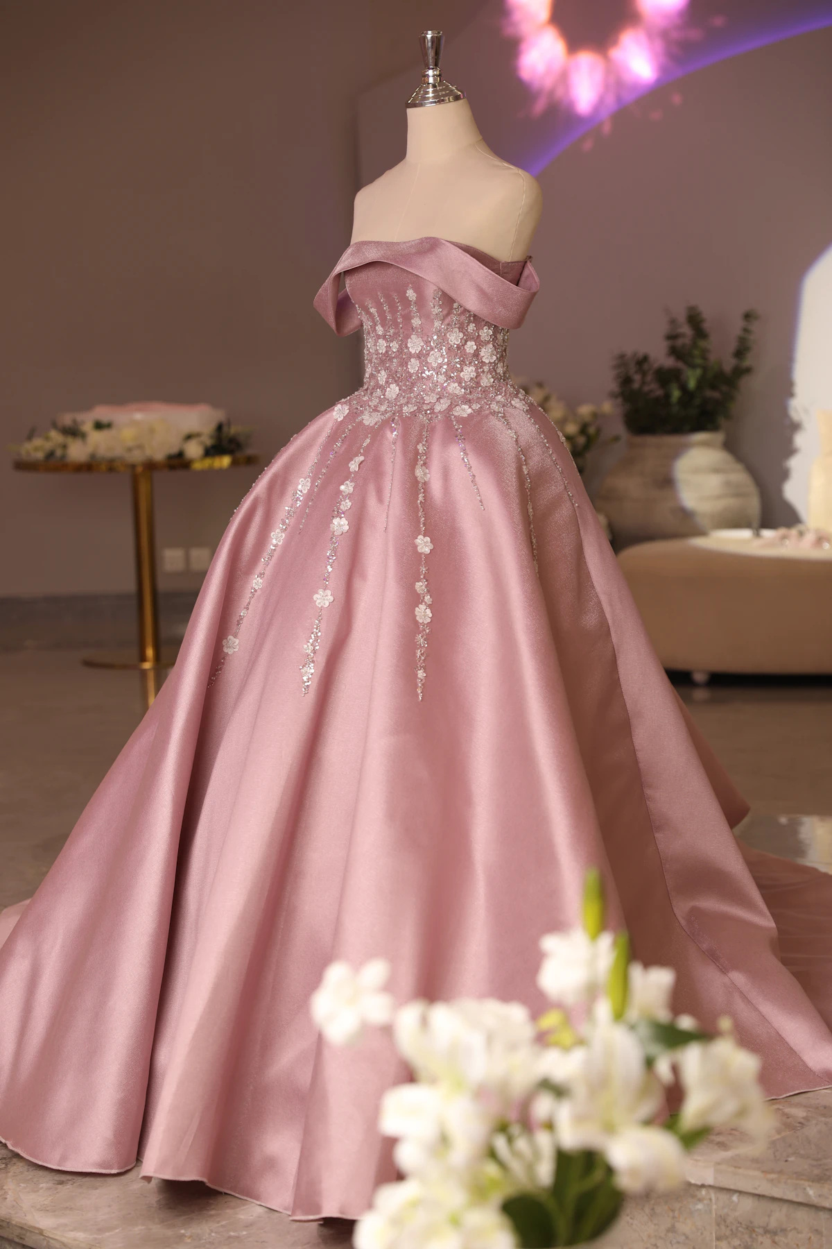 Backless and Strapless Bra Solutions for Pakistani Outfits