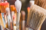 a close up of a bunch of paint brushes