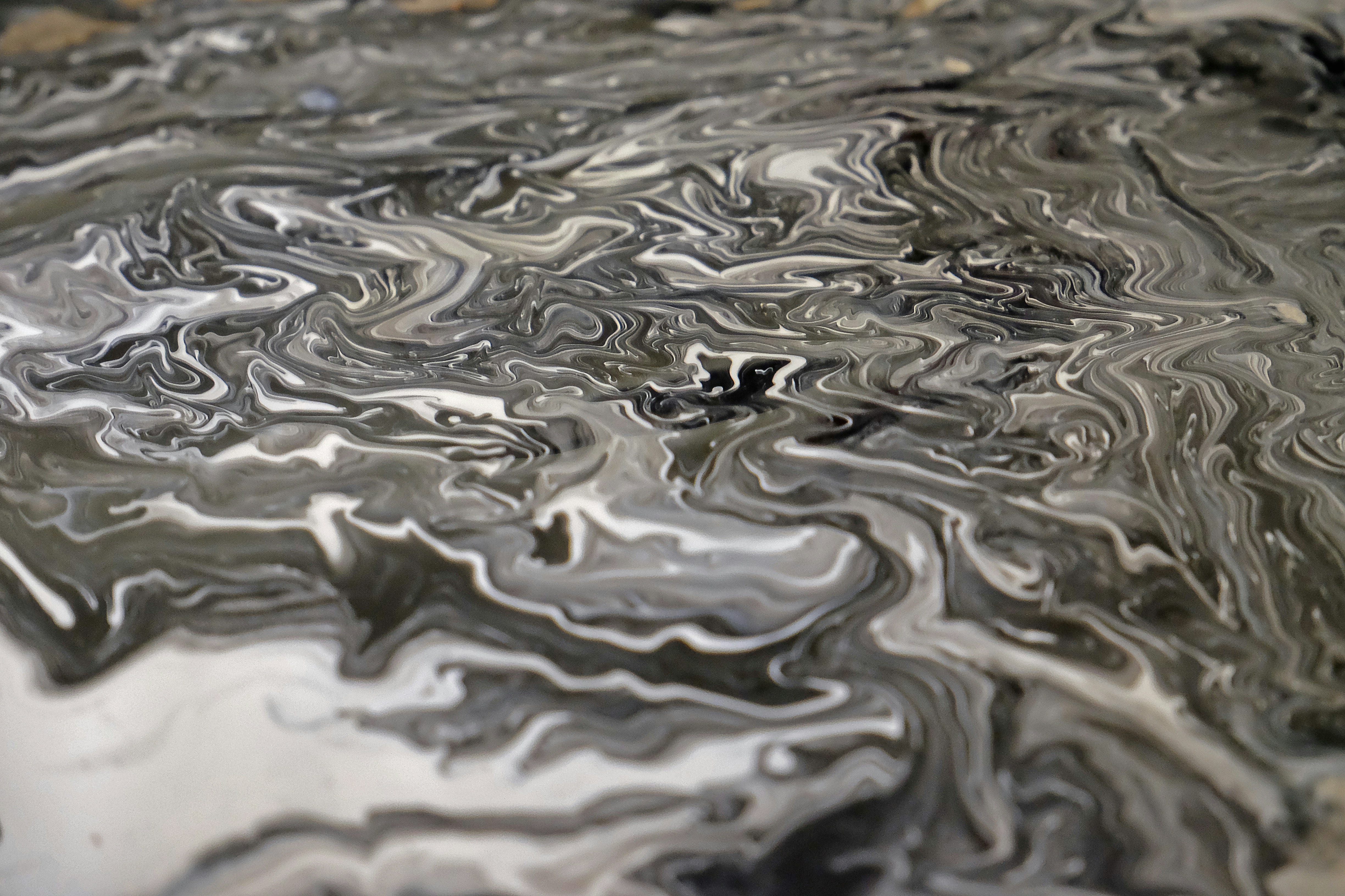 photo-1714054732957-08b695c4baa6?ixid=M3wxMjA3fDB8MXxzZWFyY2h8MjB8fGxpcXVpZCUyMHNhdHVyYXRlZCUyMHBvbHllc3RlciUyMHJlc2lufGVufDB8fHx8MTc3MjYzOTY5Nnww\u0026ixlib=rb-4.1.0