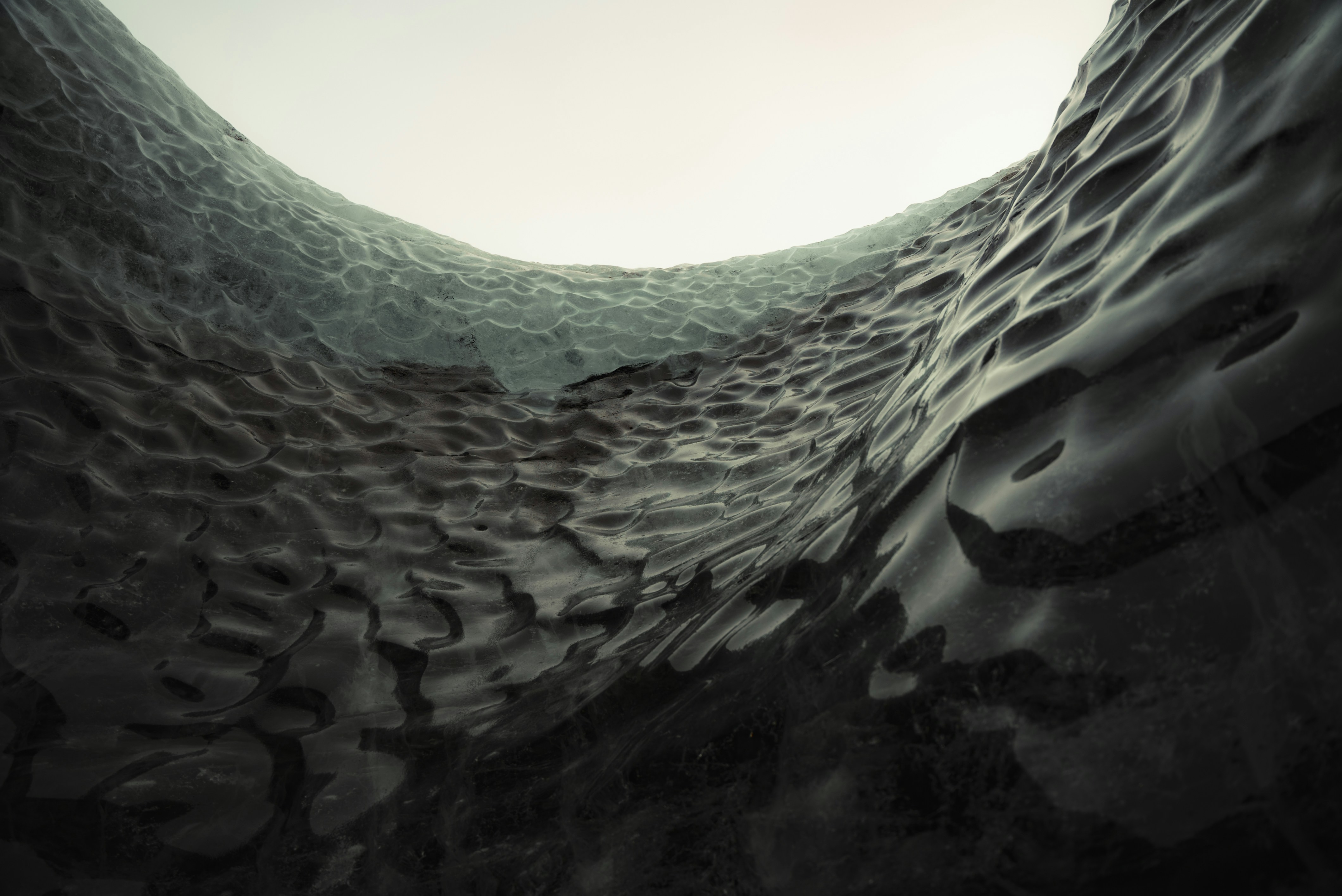 an abstract photo of a wave in the water