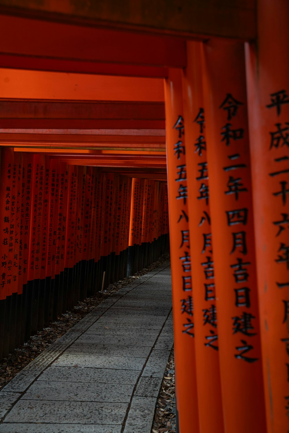 a row of orange tori tori tori tori tori tori tori tori tori tori tori tori