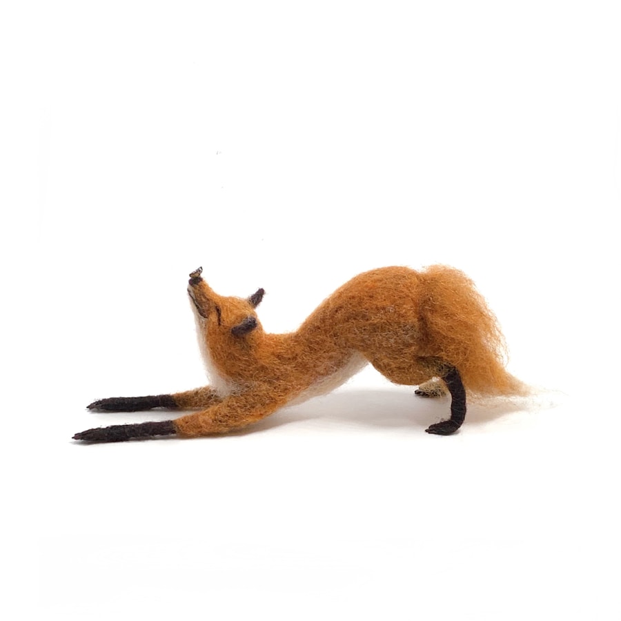 羊毛フェルトで作られた小さな動物（イメージ）