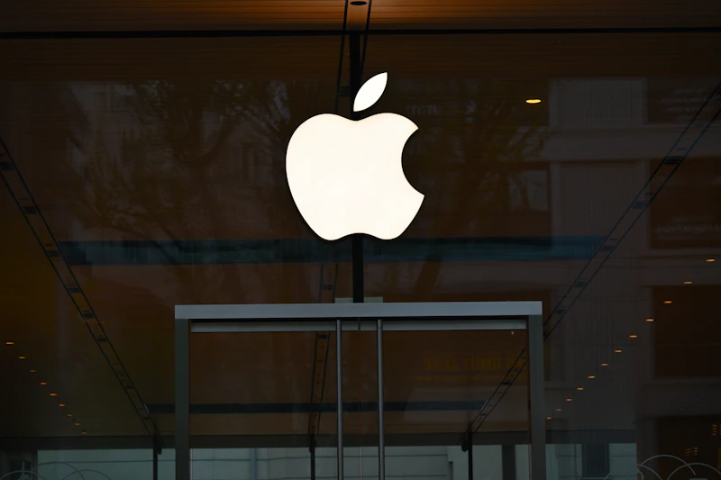 Apple Launches Legal Offensive Against OpenAI Over Alleged Trade Secret Theft