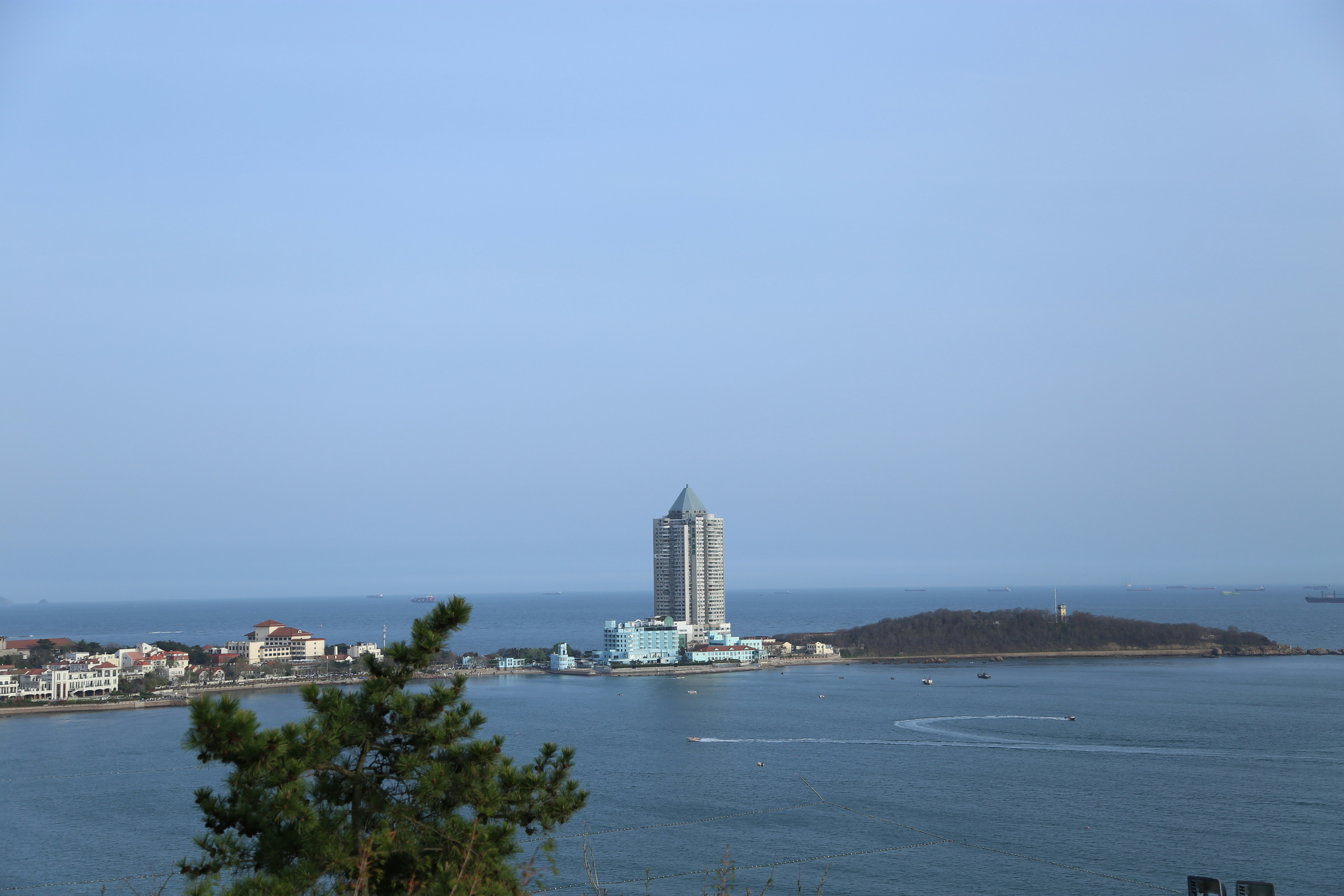 해와달그리고섬 (Haewadalgeurigoseom)
