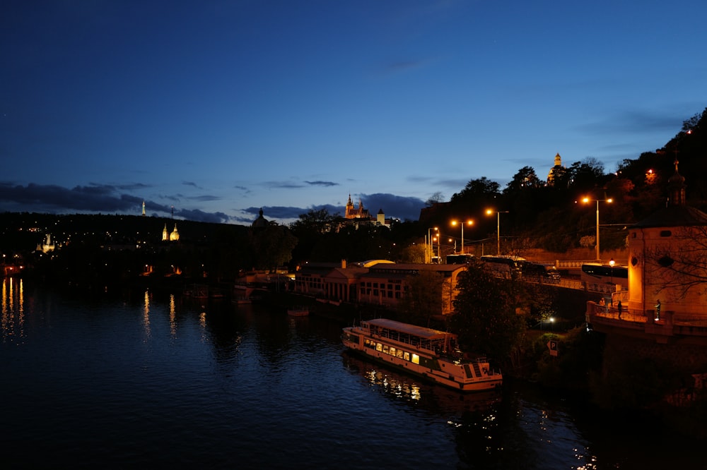 a river that has some boats in it