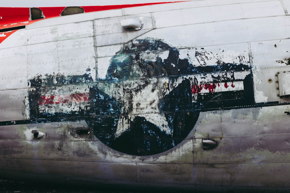 a close up of the nose of an airplane