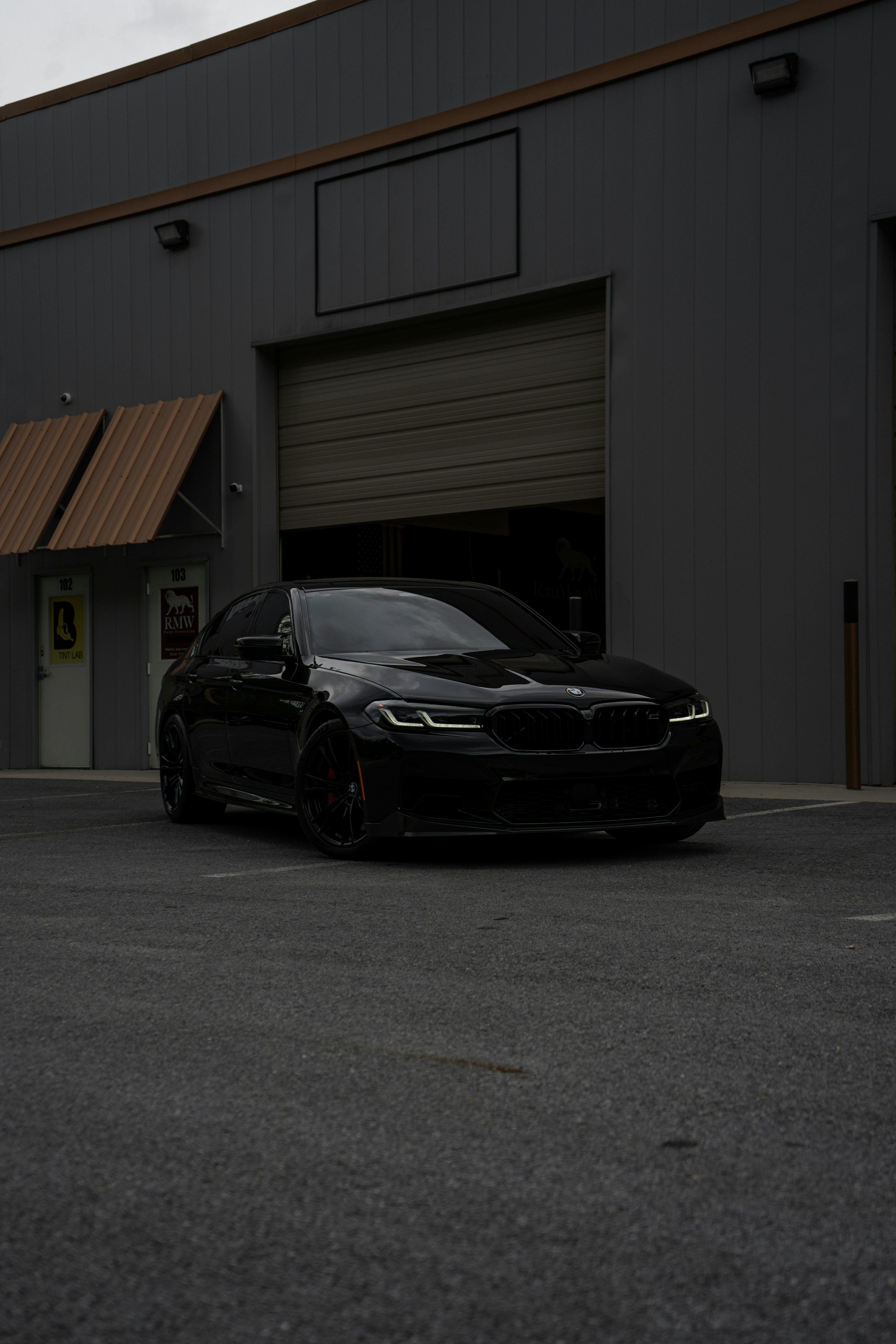 Archivo:2007-2010 BMW M5 (E60) sedan 01.jpg - Wikipedia, la enciclopedia  libre, image size:3000x4500