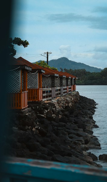 When Samoa Skipped a Day: The 2011 Date Line Shift