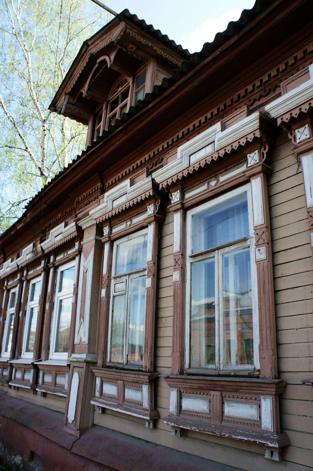 a row of windows on the side of a building