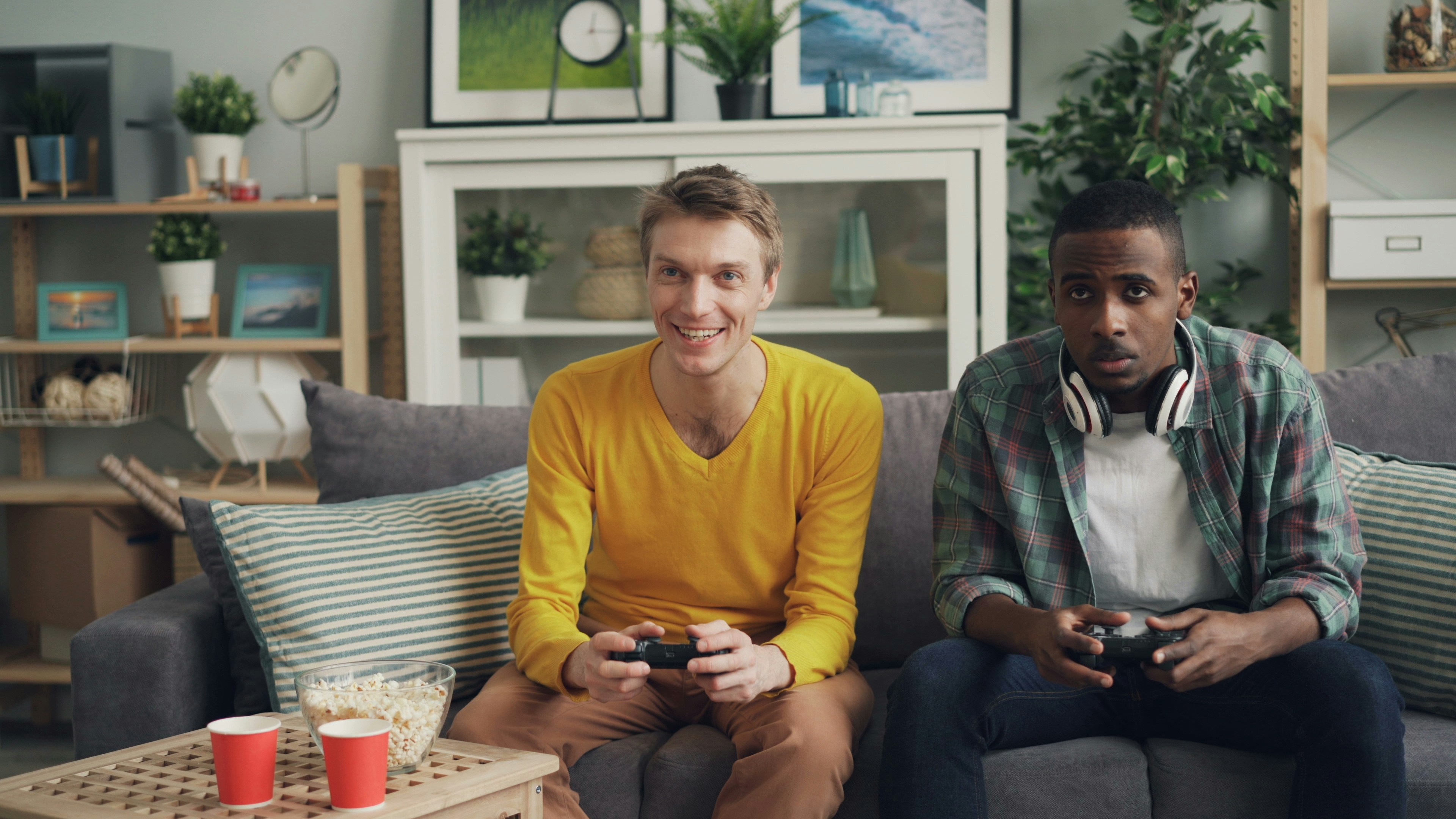 Still Can't Play With Your Friends? The Cross-Play Problem Nobody Wants to Admit