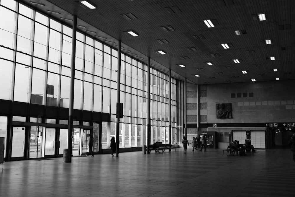 a black and white photo of a large building