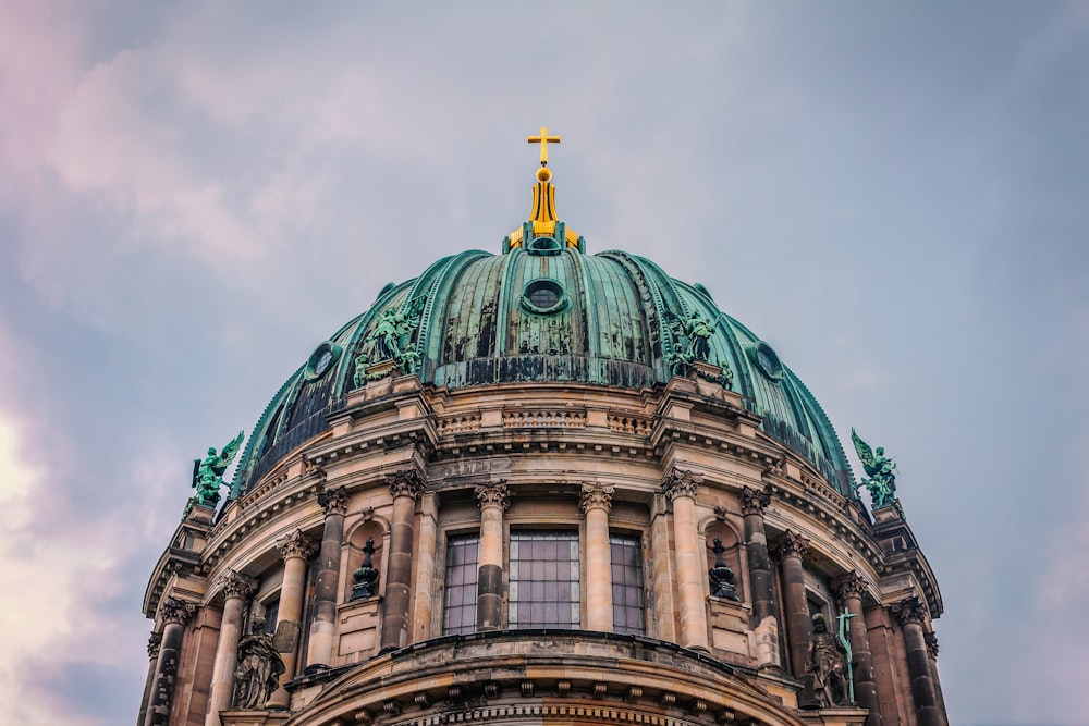 a dome with a cross on top of it