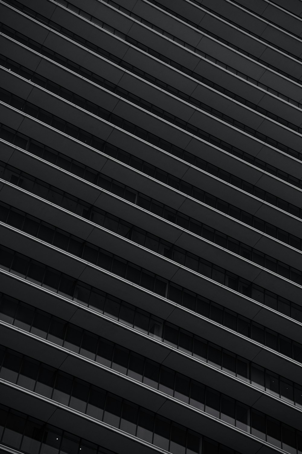 a black and white photo of a building