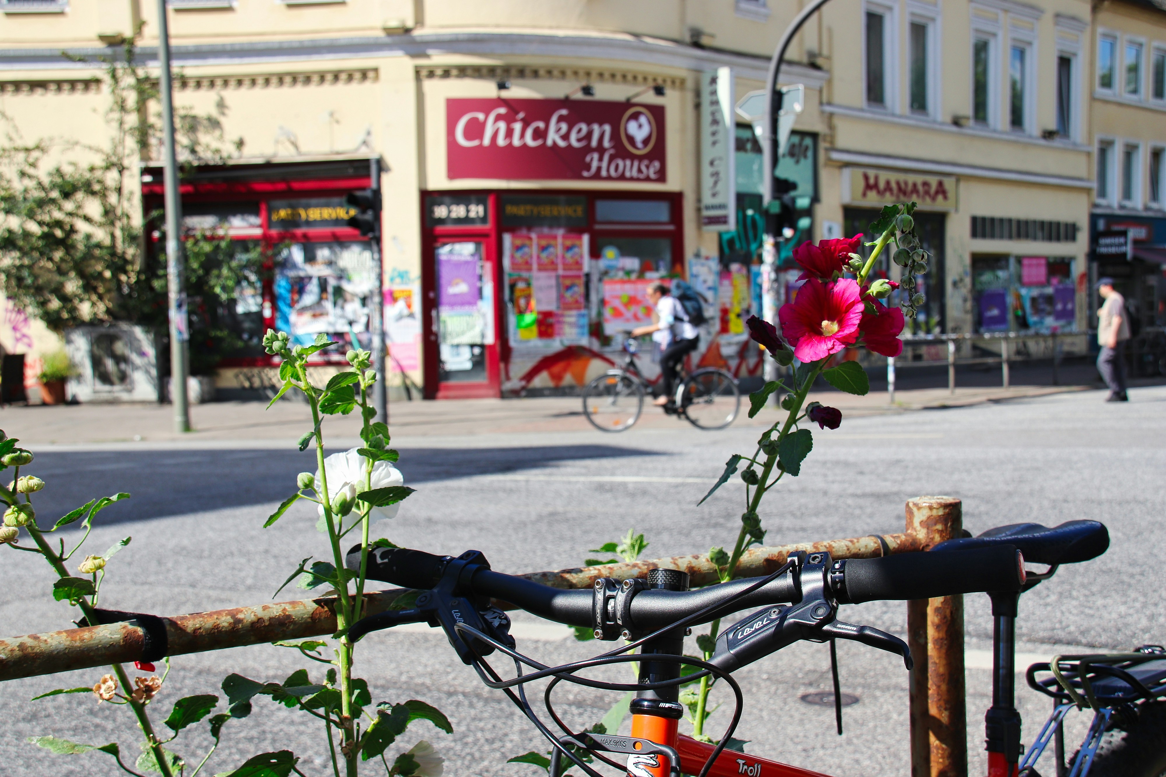 Un quartier commerçant populaire et branché avec de nombreux restaurants