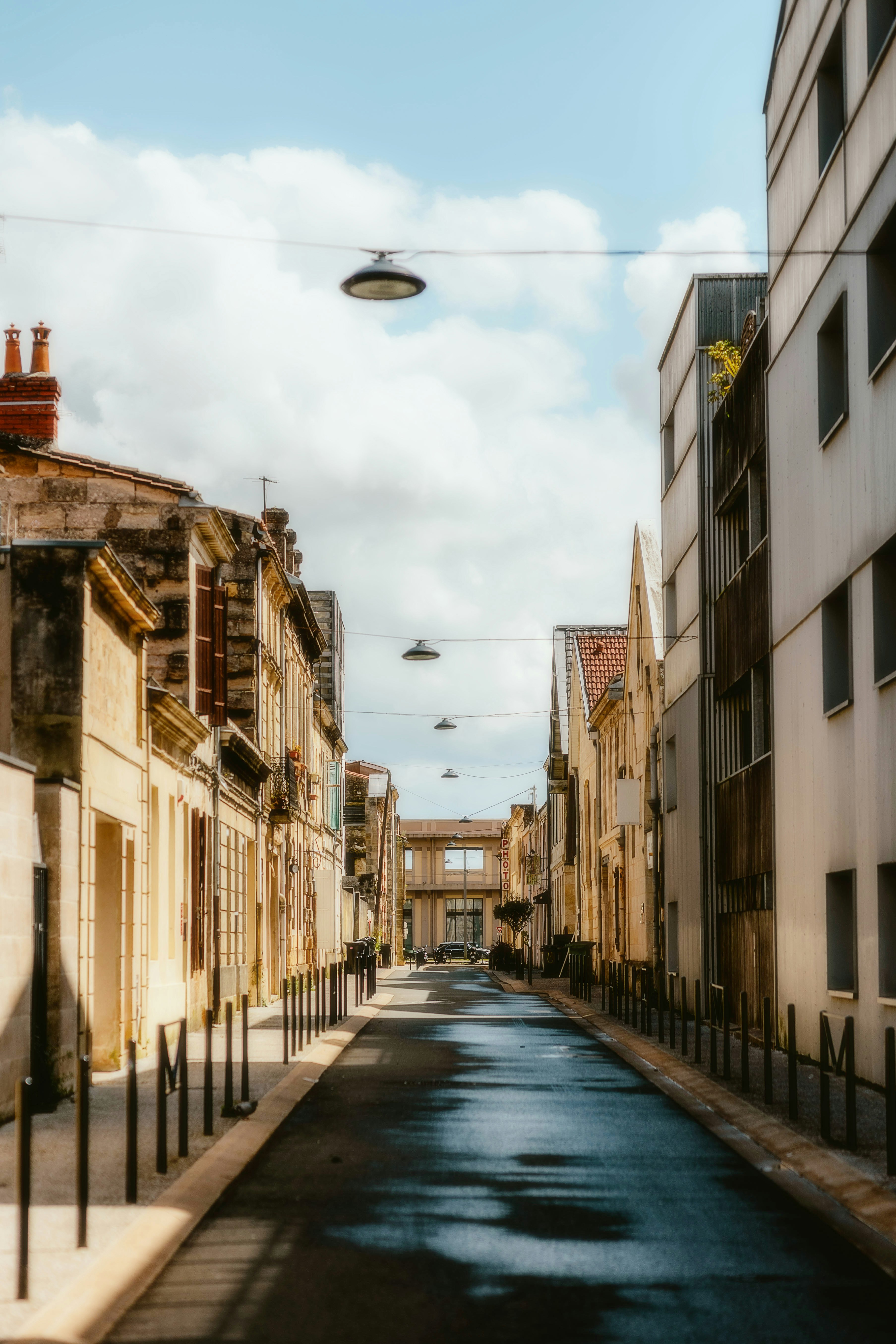 The Riverfront: Life Along the Garonne