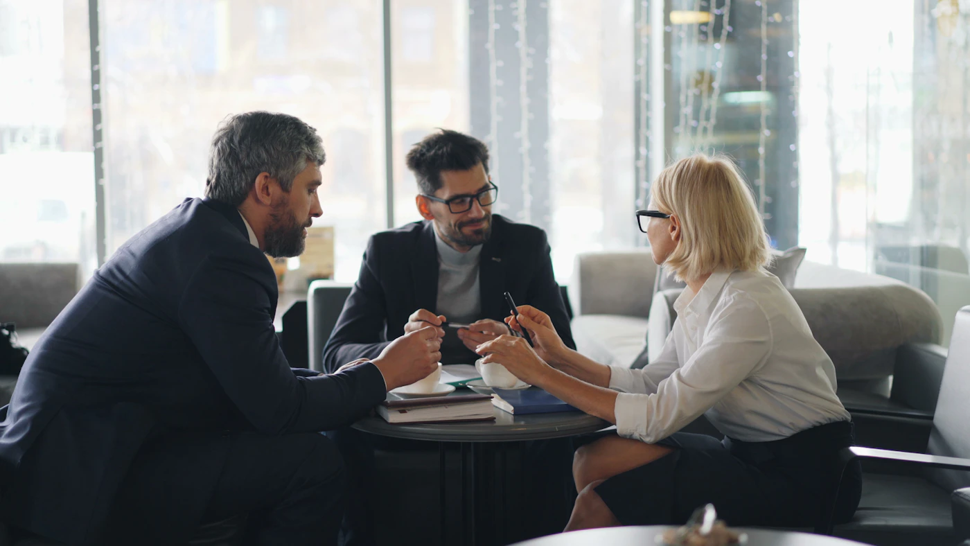 Wexmoor Circle seasoned advisors in a conference-room discussion