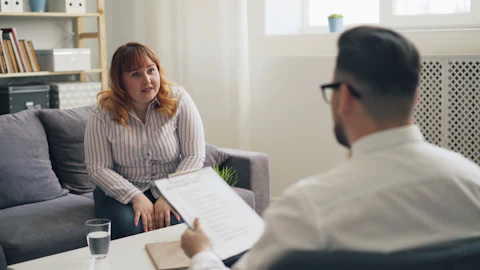 Sesión de conversación entre profesional y paciente