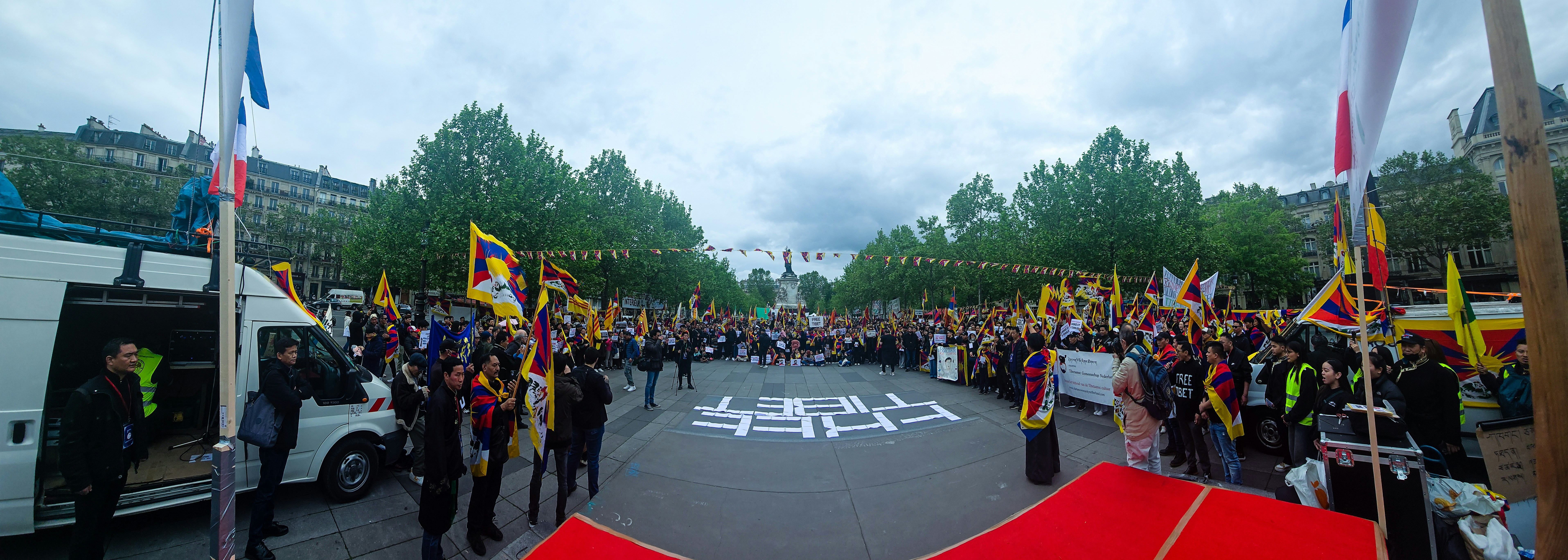 Summit Circus: World Leaders' Pricey Photo Ops Achieve Little