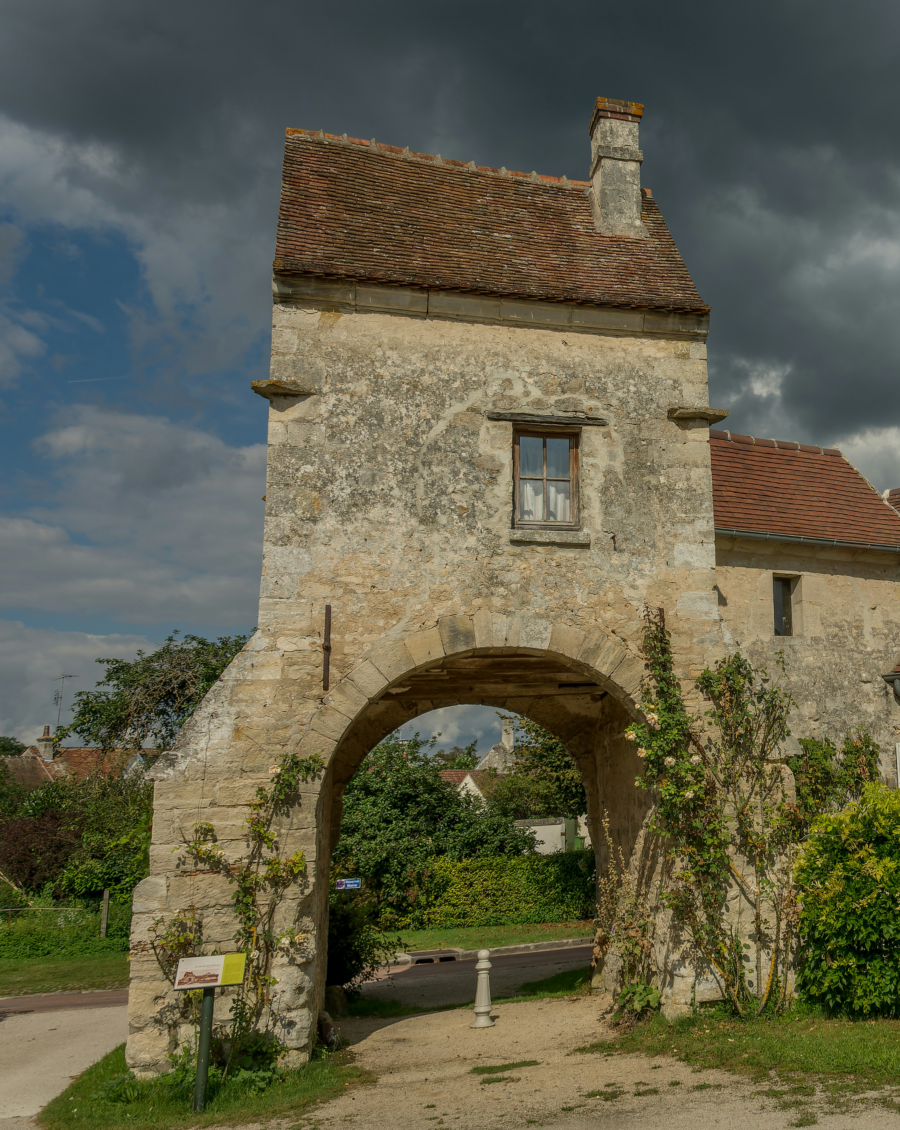 Photo by instantphotos