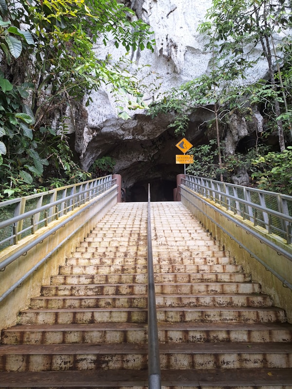 Bau-Bau Travel Guide: Discovering Local Gems