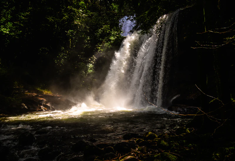 Chutes de Nkomnkam et Gorges de Cola