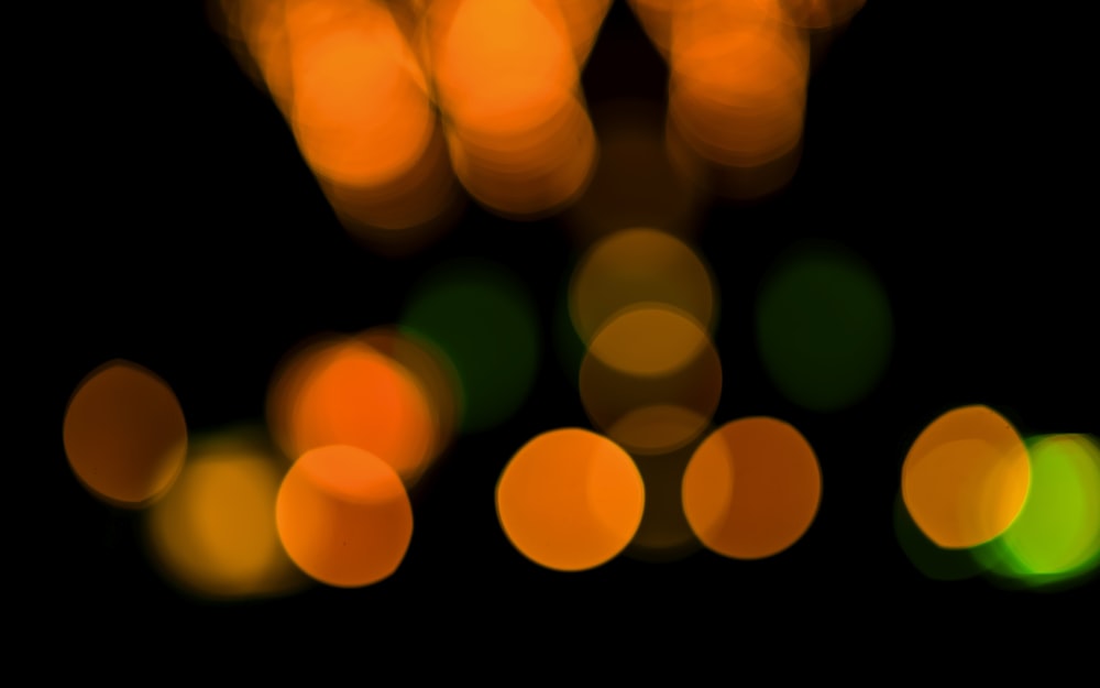 a blurry photo of a street light