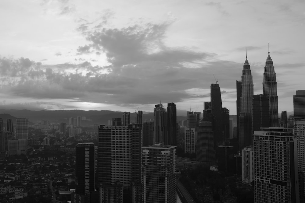 a black and white photo of a city skyline