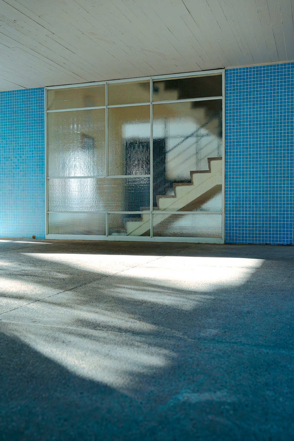 a skateboard is sitting in front of a building