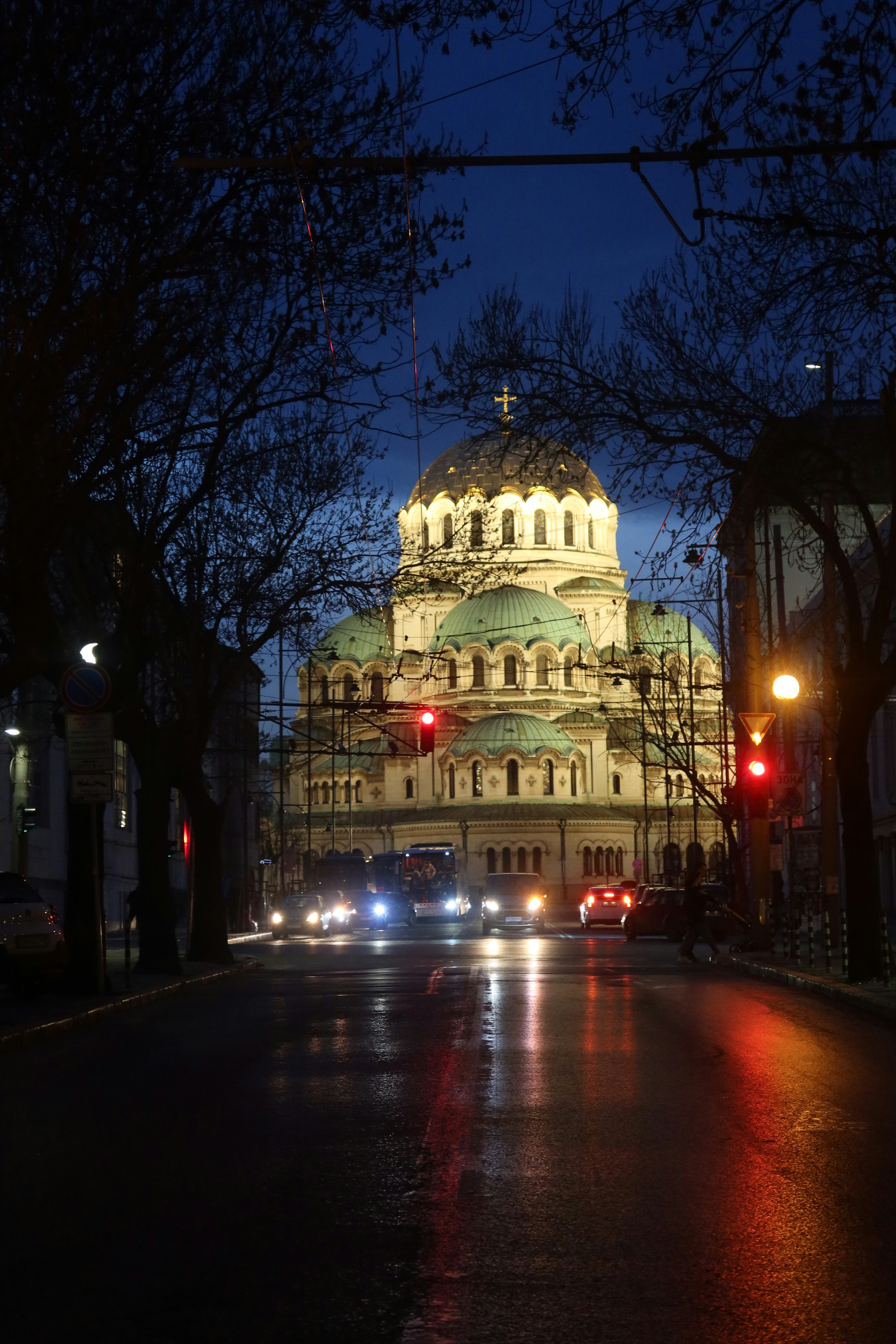 Budget-Friendly Drinking: Student Bars and Local Hangouts