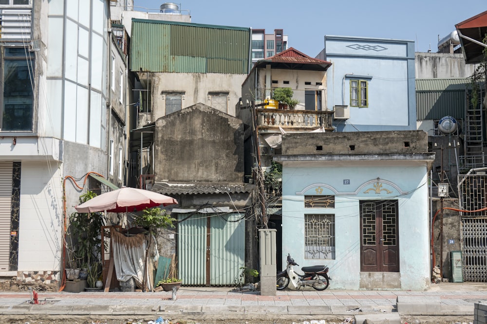 a group of buildings that are next to each other