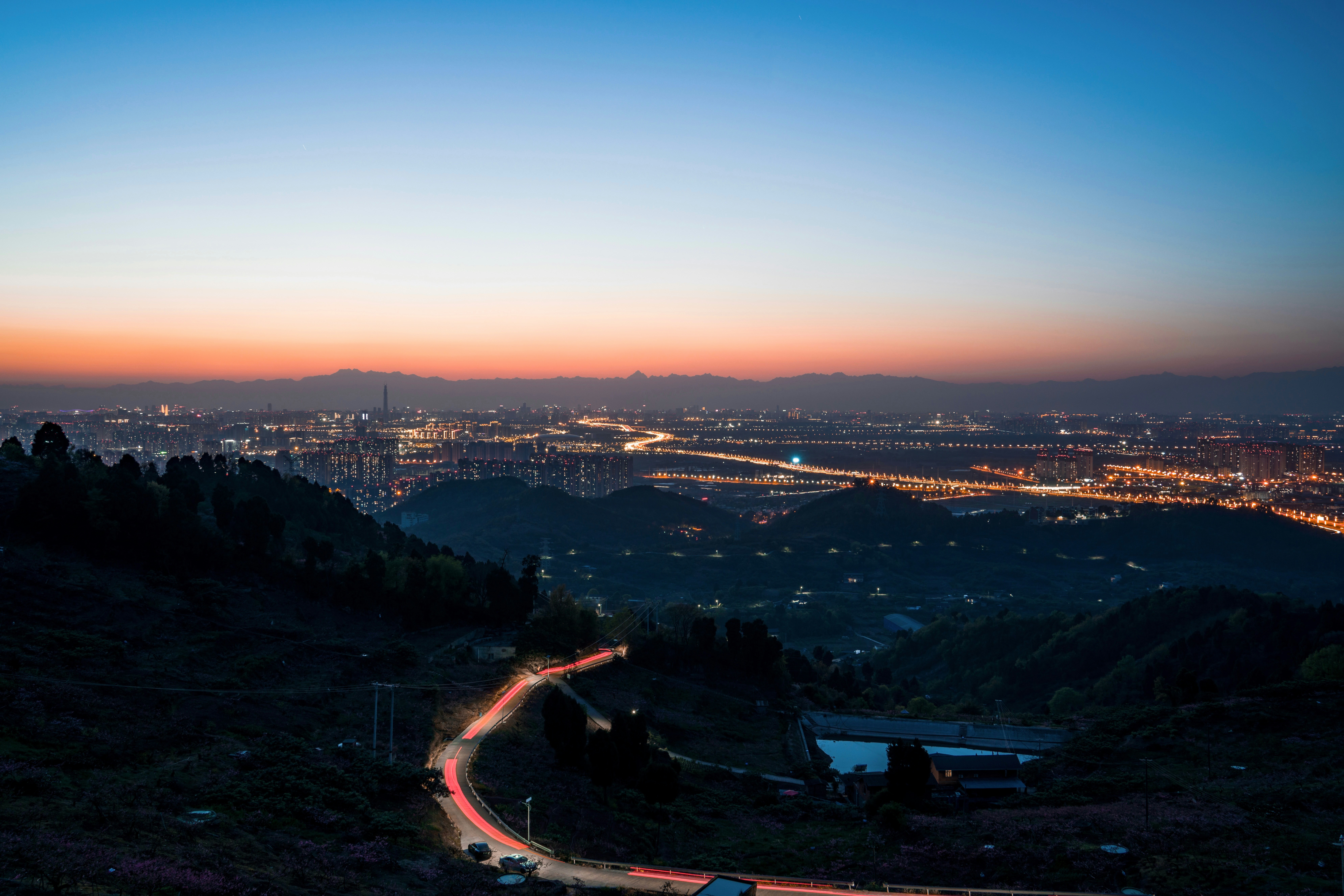 정년퇴직 후 실업급여 수령액 계산과 재취업 고려 사항