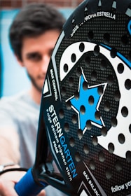 preparado para iniciar la partida de padel